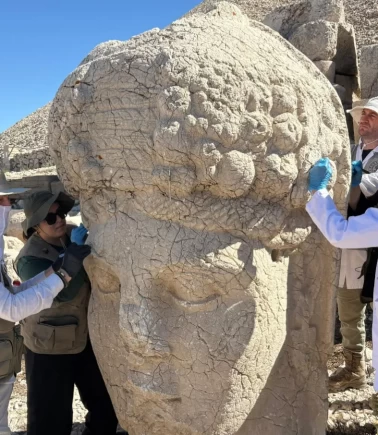 Nemrut’un dev heykellerine 5 yıllık koruma kalkanı