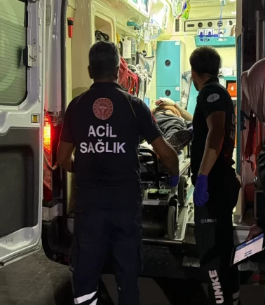 Ne bakıyorsun kavgası kanlı bitti! 3 kişi yaralandı