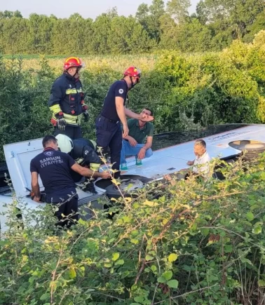 Samsun'da halk otobüsü devrildi!