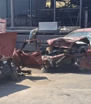 Kütahya'da iki otomobil kafa kafaya çarpıştı