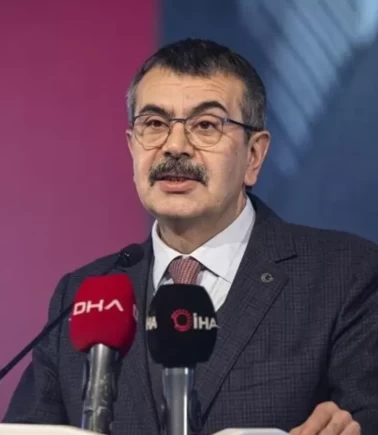 Bakan Tekin'den YKS mesajı: 'Gençlerimizin yolları ve bahtları açık olsun'