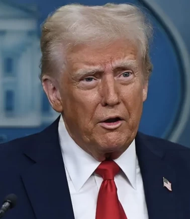 Trump ve Katar Emiri'nden diplomasi trafiği