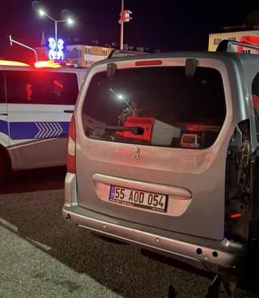 Erzurum'da kırmızı ışıkta korkunç çarpışma