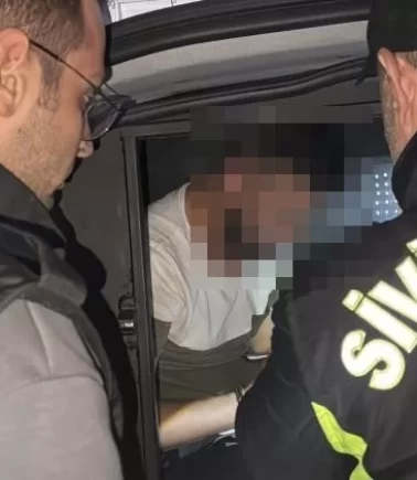 Ağır yaralanan eşini bırakıp sigaraların derdine düştü!