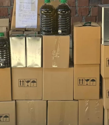 Aydın’da 5 adrese baskın: 4 bin 63 litre tağşişli yağ bulundu