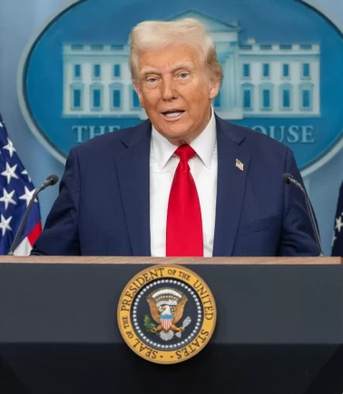 Trump duyurdu: ABD, Grönland’da kalıcı kontrol sağladı