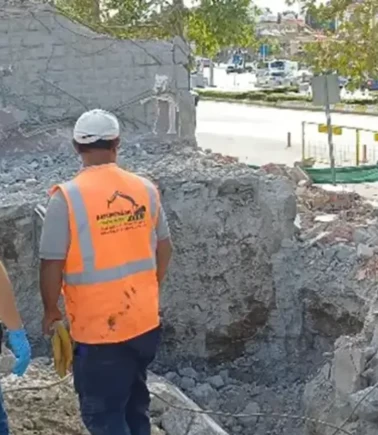 Çorum’da eski okul binasının yıkımında şaşırtan keşif!