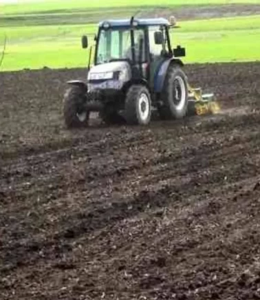 Tarlada çalışan çiftçi şaşkına döndü! Tam 1,5 metre