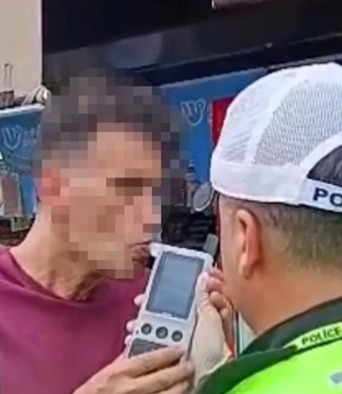 Tenteye ve dubalara çarptı, alkolmetreyi içine çekti