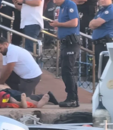 Emekli polis memuru denizde ölü bulundu