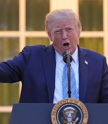Trump'tan İngiltere'deki üs operasyonuna ilk yorum