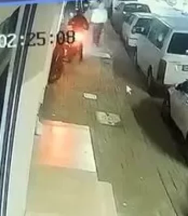 Avcılar’da motosiklet hırsızlığı kamerada!