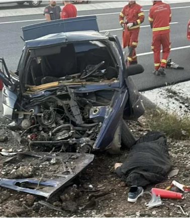 Muğla’da refüje çarpan otomobilde 2 kişi hayatını kaybetti