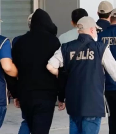 MİT ve Emniyet'ten FETÖ'ye ortak operasyon: 3 gözaltı
