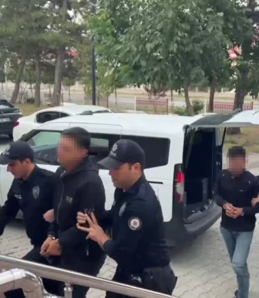 3 saatte 11 iş yerini soydular! 3 zanlının sonu cezaevi oldu