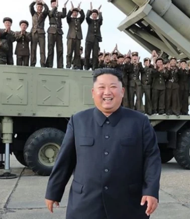 Kuzey Kore Japon Denizi'ne füze fırlattı!