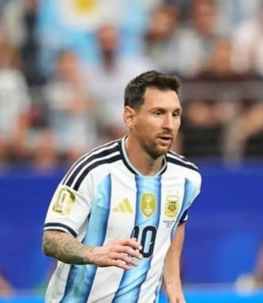 Lionel Messi İspanya'da kulüp satın aldı