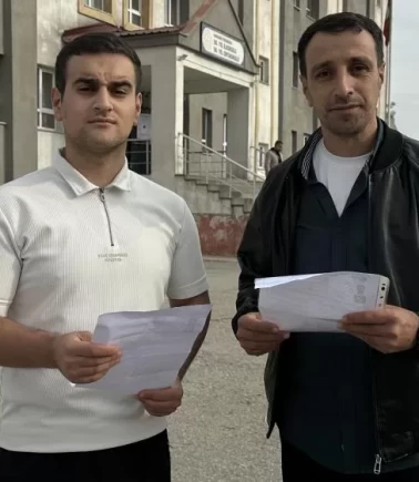 Oğluyla aynı sınava girdi!