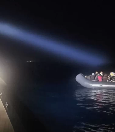 Didim açıklarında 19’u çocuk 40 düzensiz göçmen yakalandı