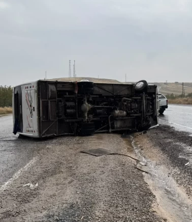 Kırıkkale-Konya yolunda işçi servisi kazası: 1’i ağır 15 yaralı
