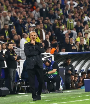 Tribünlerden İsmail Kartal için istifa sesleri