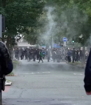Fransa'da ülke genelinde eğitime zorunlu ara