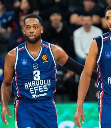Anadolu Efes, Zalgiris Kaunas deplasmanında farklı kazandı!