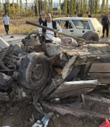 Çorum'da 2 otomobil çarpıştı: 5'i aynı aileden 7 yaralı