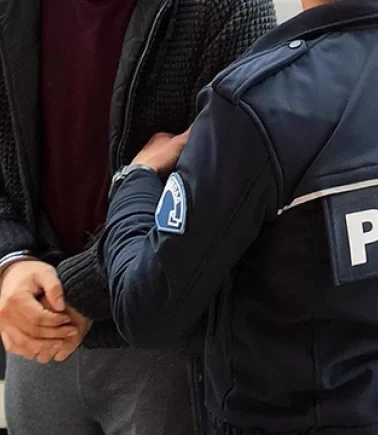 İzmir’de yasa dışı silah imalathanesine baskın!