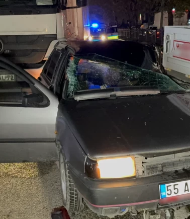 Samsun'da düğün yolunda anne ve oğlu yaralandı