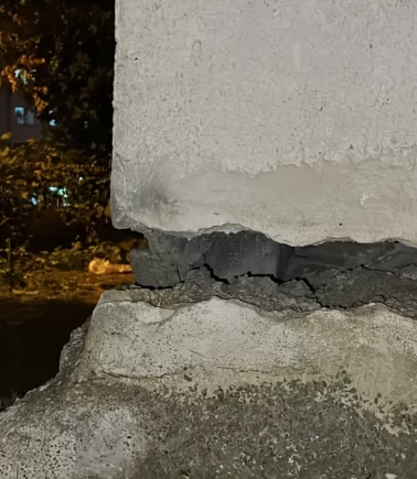 Mersin’de korkutan çökme: 3 katlı bina boşaltıldı