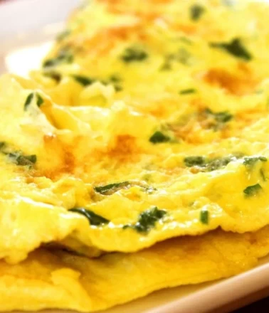 Kilo aldırıcı bademli ve irmikli omlet