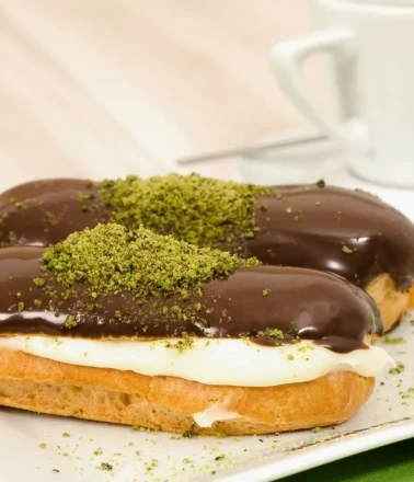 Puf hamur ve ipeksi krema