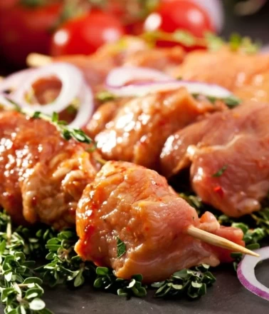 Soğan ve sütlü hindi marinesi