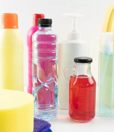 Sararan plastik kaplar nasıl temizlenir?