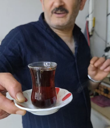 Kafelerin çay sırrı: Böyle demleyince geç bayatlıyor, lezzeti artıyor
