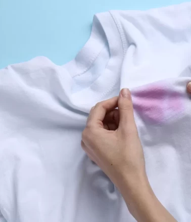 Kıyafetlerdeki yağ lekesini çıkarmanın püf noktaları