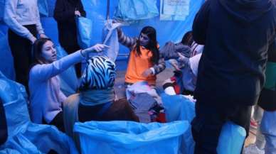 Depremzedelere yollanan bazı eşyalar çileden çıkardı: Poşetleri açtığımızda koku yayılıyor