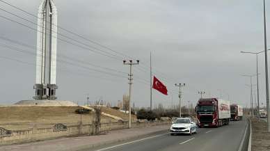 Ermenistan sınır kapısı 35 yıl aradan sonra "asrın felaketi" için açıldı