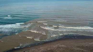 Karadeniz çamura büründü! Şaşırtan görüntü