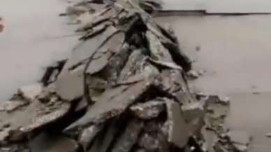 7.4'lük deprem sonrası Hatay Havalimanı'nın pisti yarıldı