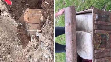 Toprağın altından çıkardıkları sandığı kamera önünde açtılar! İçinden neler çıktı neler