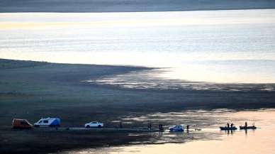 İzmir'de orman yangınına müdahale eden helikopter düştü