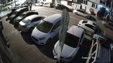 Esenyurt’ta birkaç dakika içinde lüks araçtan gösterge panelini çaldı