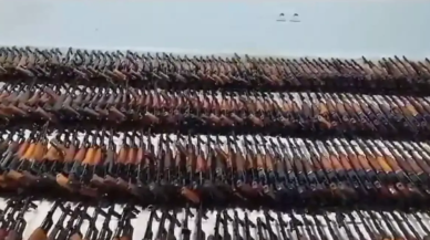 Zap bölgesinde 467 adet kullanılmamış AK-47 ele geçirildi