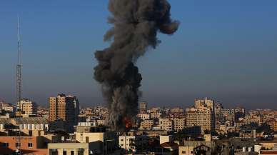 İsrail ordusu bu kez üniversite binasını bombaladı!