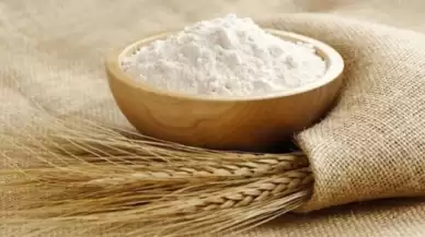 Evde doğal cilt bakımı için mısır ve buğday nişastası ile hazırlanan maskeler