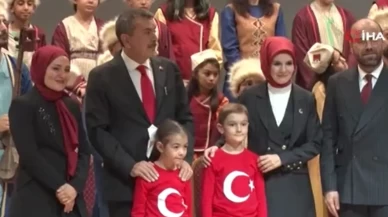 Bakan Tekin ve Bakan Göktaş, 29 Ekim Cumhuriyet Bayramı programına katıldı