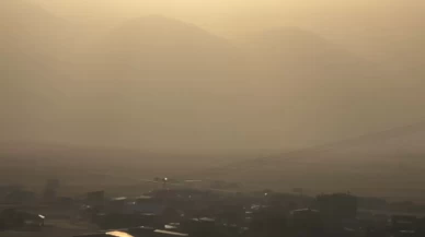 Hakkari'de toz bulutu etkili oldu