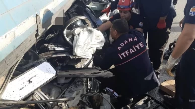 Adana Ceyhan’da feci kaza: Otomobil tıra arkadan çarptı, sürücü hayatını kaybetti